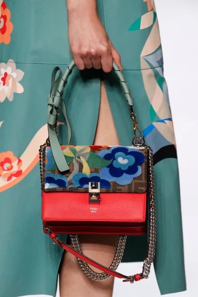 Look 44